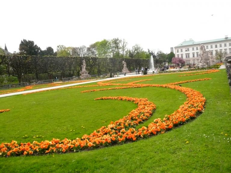 Mirabellgarten.JPG