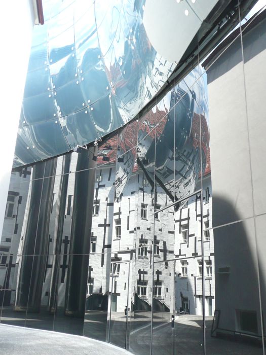 Kunsthaus outside 1.jpg