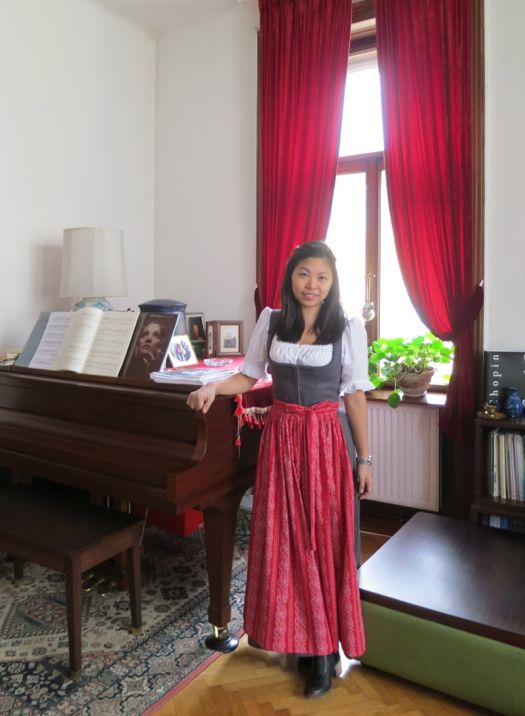 Dirndl 2.jpg