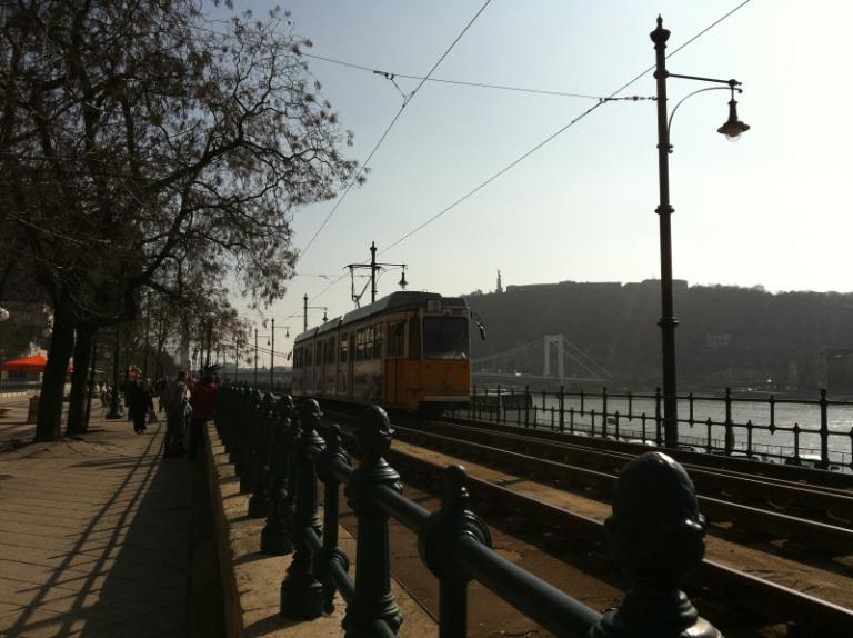 Strassenbahn 2.JPG