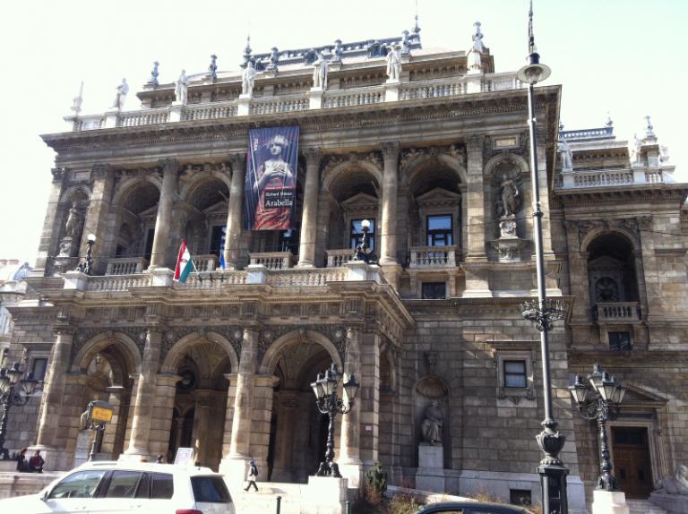 Opera.JPG
