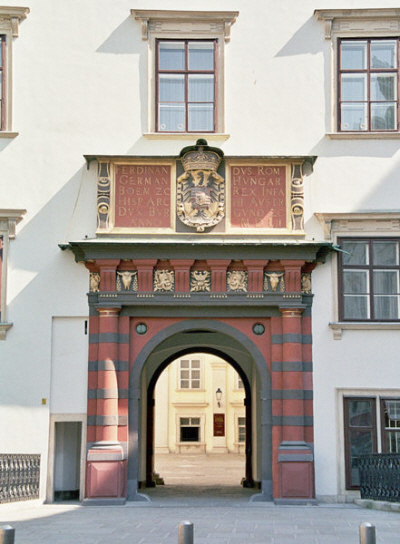 스위스 문441px-Hofburg_Schweizertor_5.2006.jpg