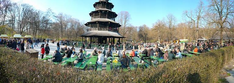 800px-Biergarten2.jpg