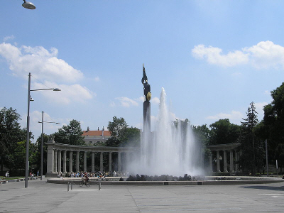 슈바르첸베르그 광장800px-Hochstrahlbrunnen_Vienna_June_2006_002.jpg