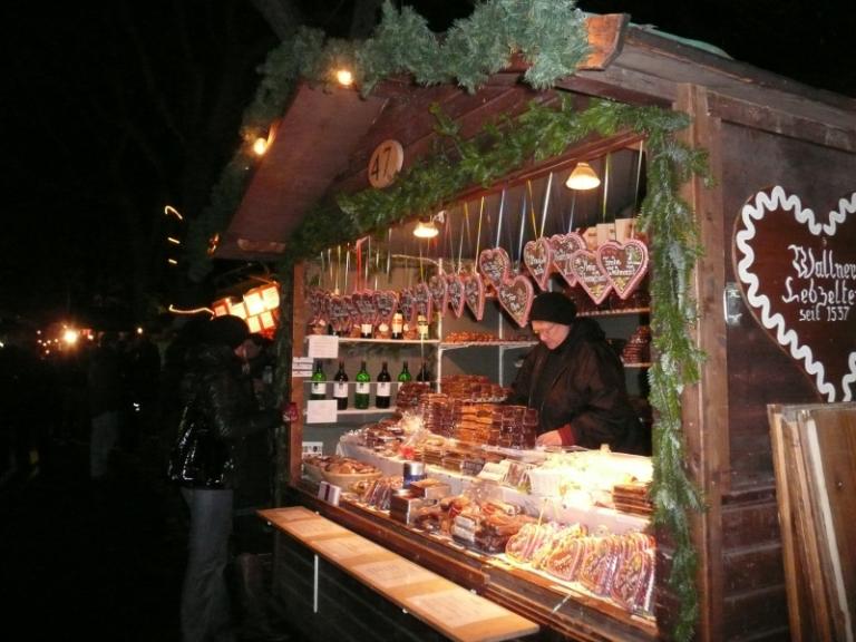 at the uni x-mas market 6.JPG