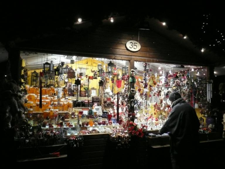 at the uni x-mas market 7.JPG