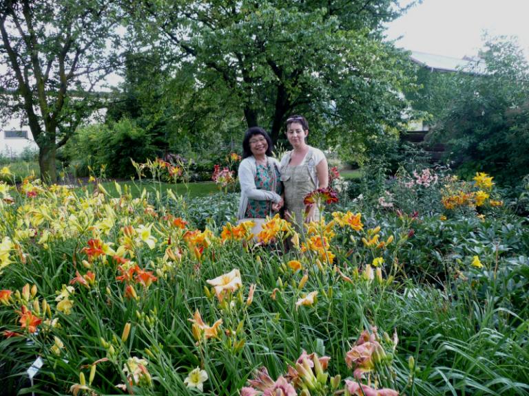 Lilien und Sandra.JPG