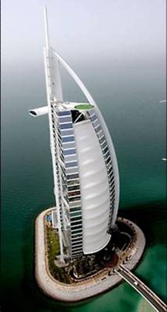 a_tennis match in Dubai_1.jpg a_tennis match in Dubai_1.jpg