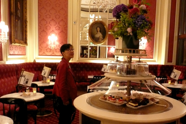 sacher_hotel 1.JPG