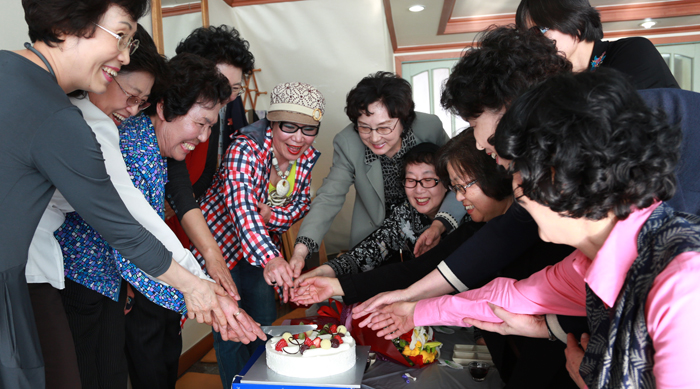 cakecutting.jpg