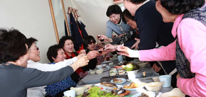 cheers.jpg
