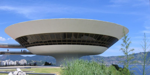 Museu de Arte Contemporanea, Niteroi.jpg