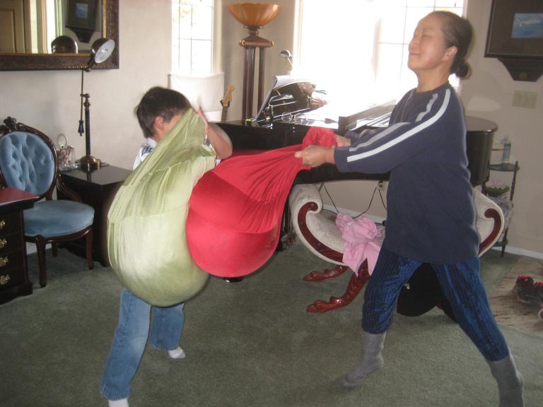 부활절로 뭉친 네 손주넘들,, 016.JPG