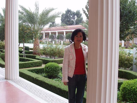 getty with friends 002.jpg