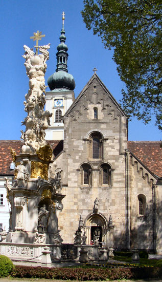 Heiligenkreuz_Ecclesia.jpg