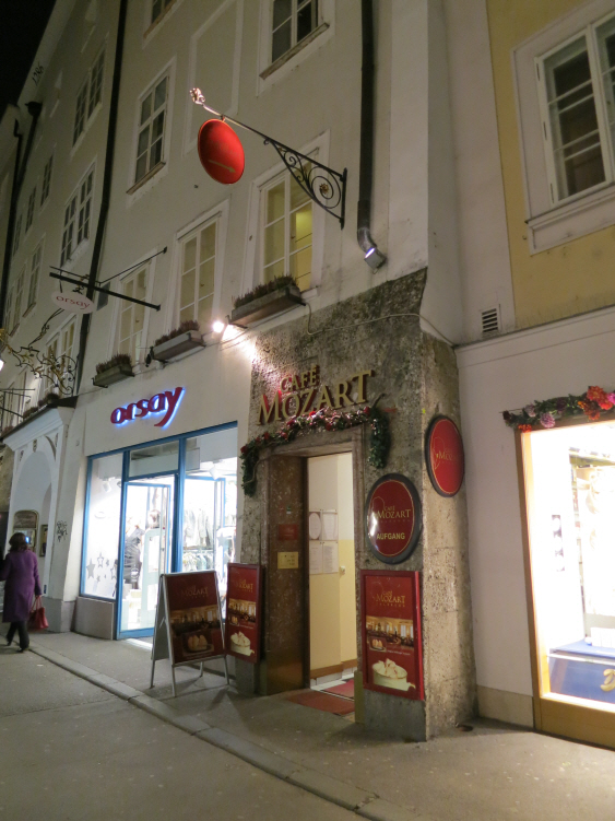 Salzburg cafe Mozart 1_1.JPG