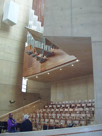 Cathedral of Our Lady of the Angels 004.jpg