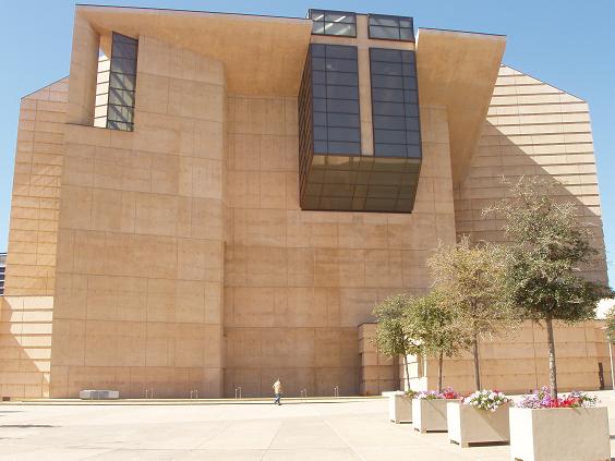 Cathedral of Our Lady of the Angels 042.jpg