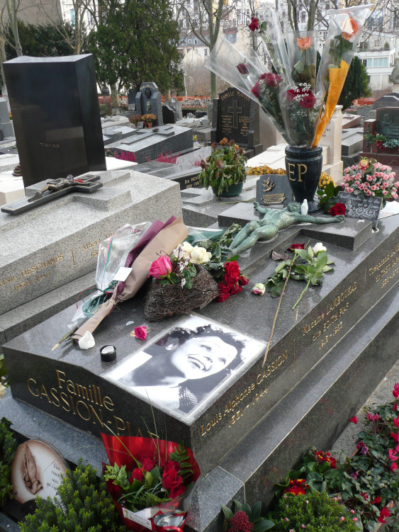 Edith  Piaf Grab 1.jpg