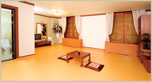 rooms_03_body 단체실.jpg