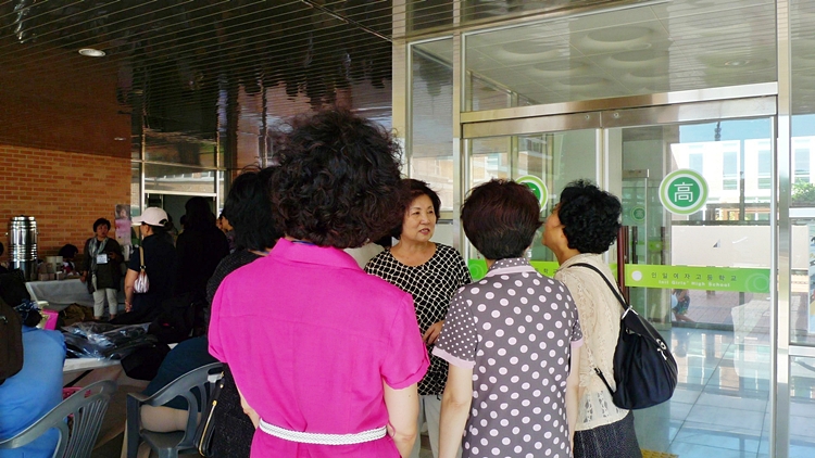 inil-20100904-17.JPG