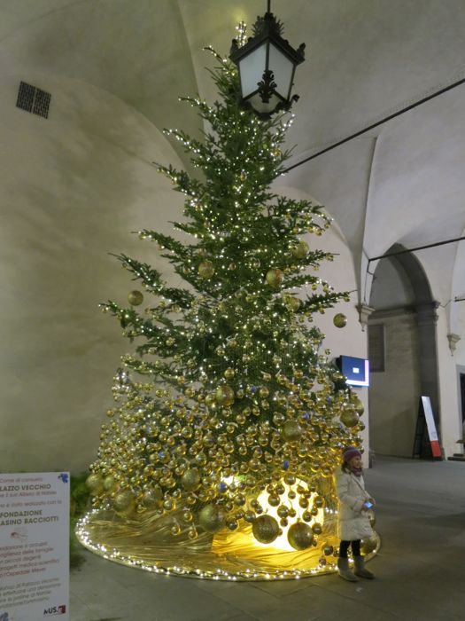 florence christmas tree 1.jpg