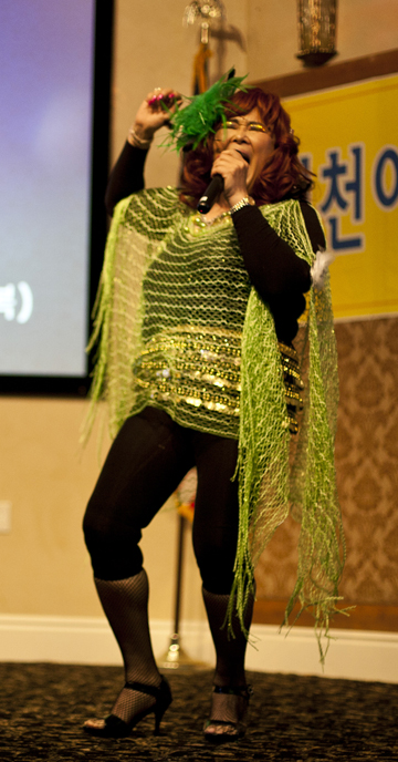 performer9_72.jpg