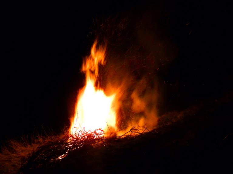 Osterfeuer3.JPG